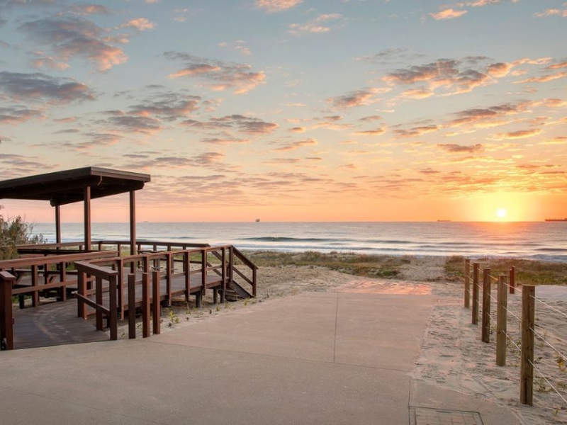 sunrise at bokarina beach